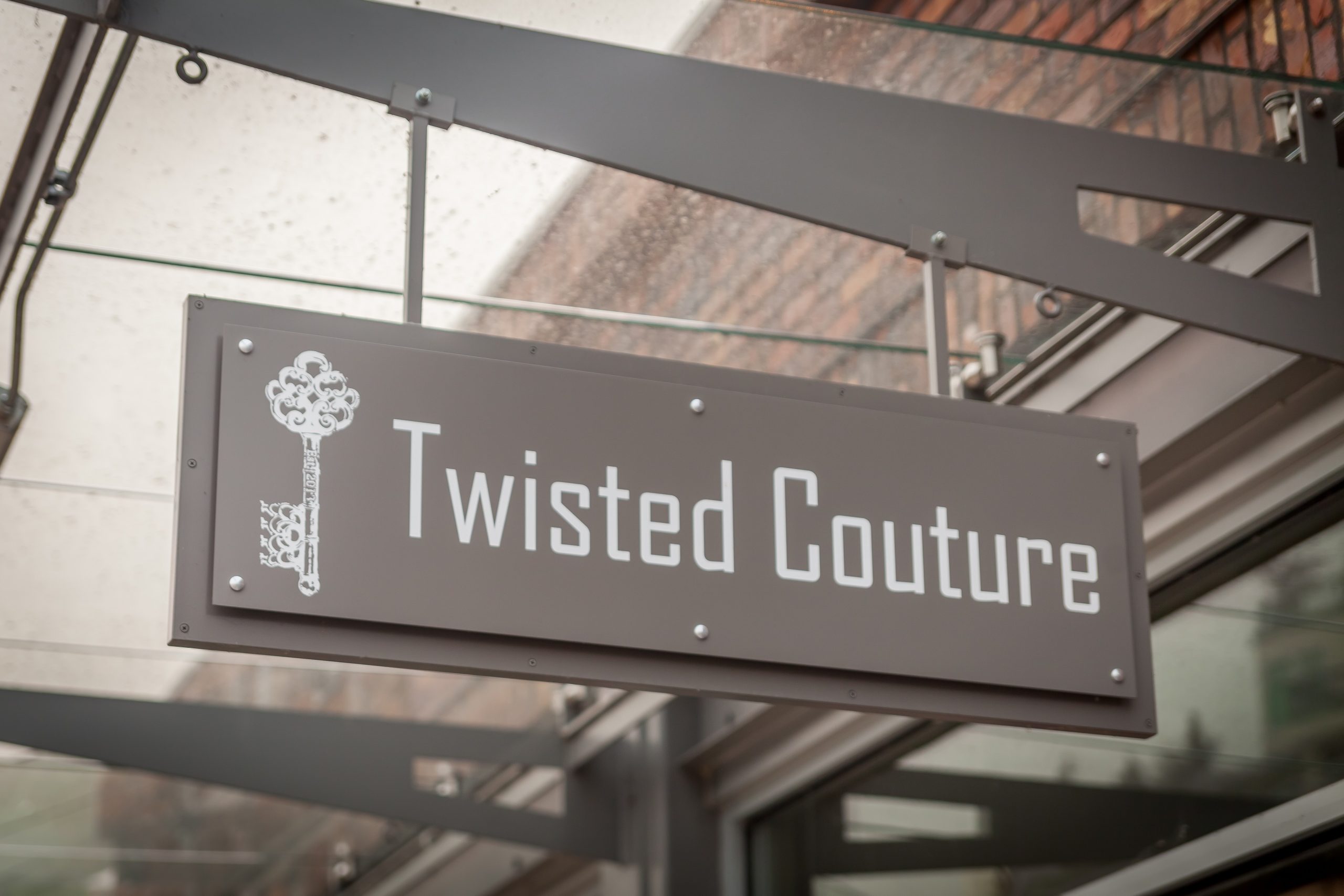 TWISTED COUTURE